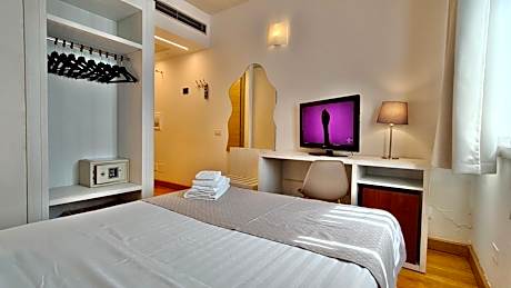 Economy Triple Room