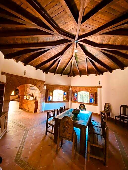 Residencia estilo Californiana Jardín de los Soles
