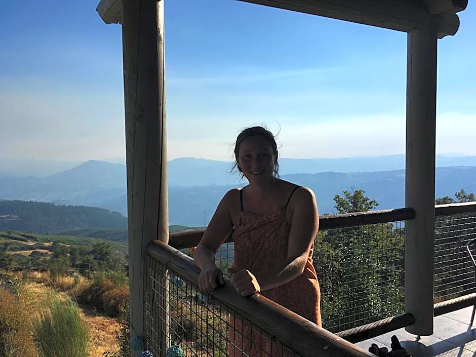 Mountain Log Cabin O Lobo