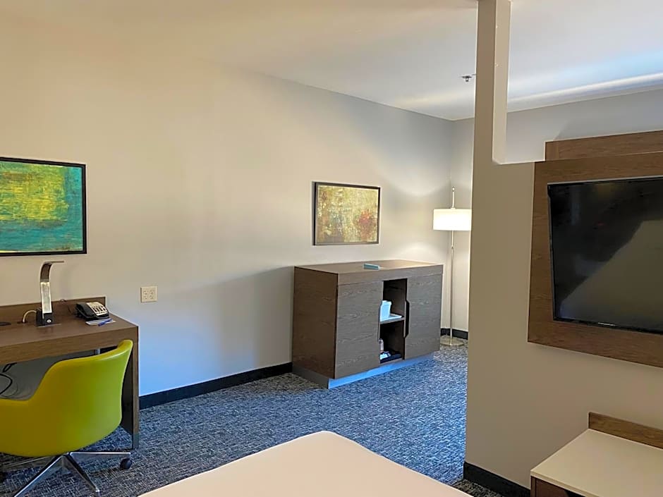 Comfort Inn & Suites Near Lake Guntersville
