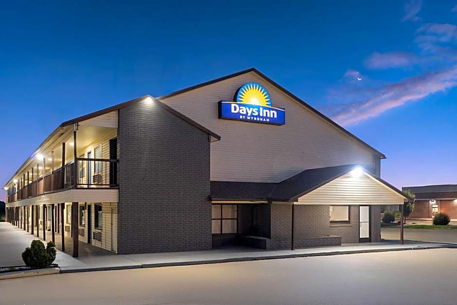 Days Inn by Wyndham Pratt