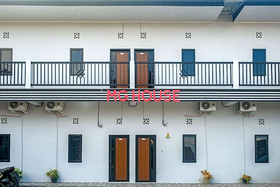RedDoorz @ MG House Siantar Timur
