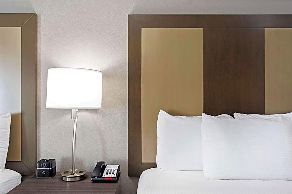 La Quinta Inn & Suites by Wyndham Sweetwater East