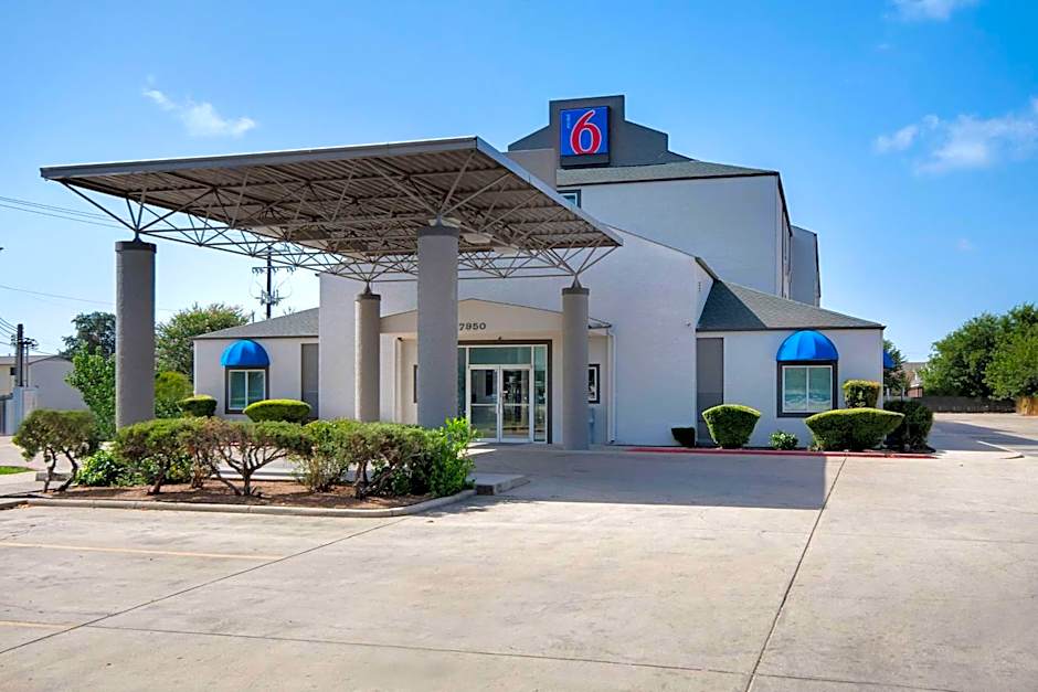 Motel 6-San Antonio, TX - South