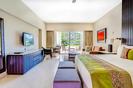 Master Suite Pool View