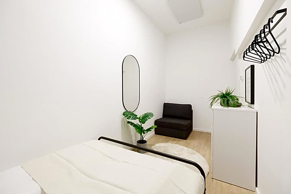 Central City Style Rooms by Home2