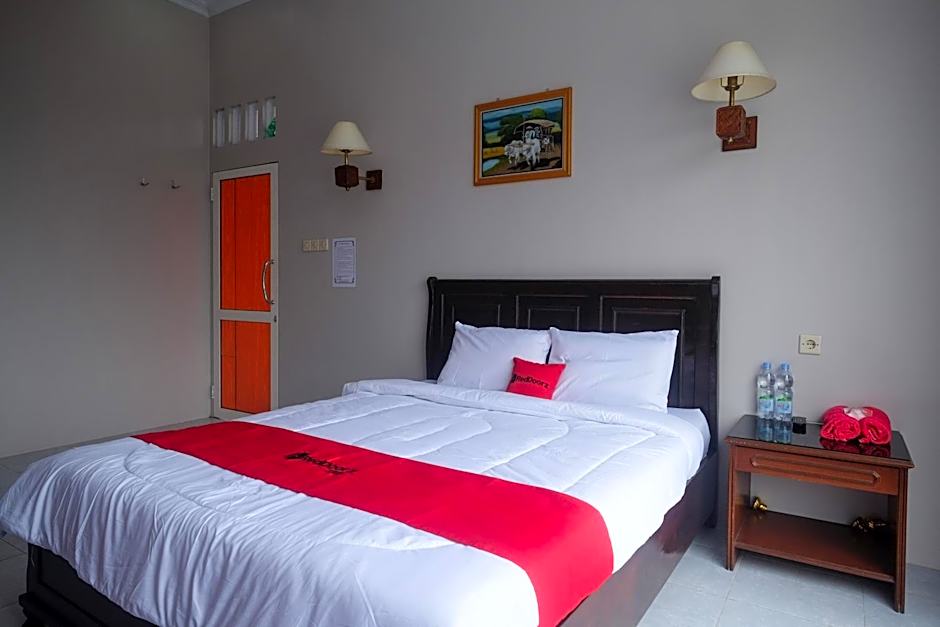 RedDoorz at Jalan Dieng 3
