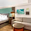 Comfort Suites