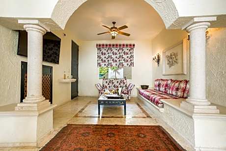 2-Bedroom Oceanfront Master Suite With Terrace