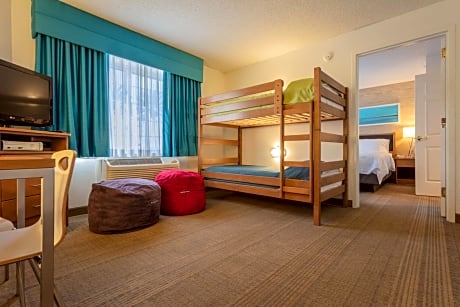 Family Suite with One Queen Bed and Bunk Bed
