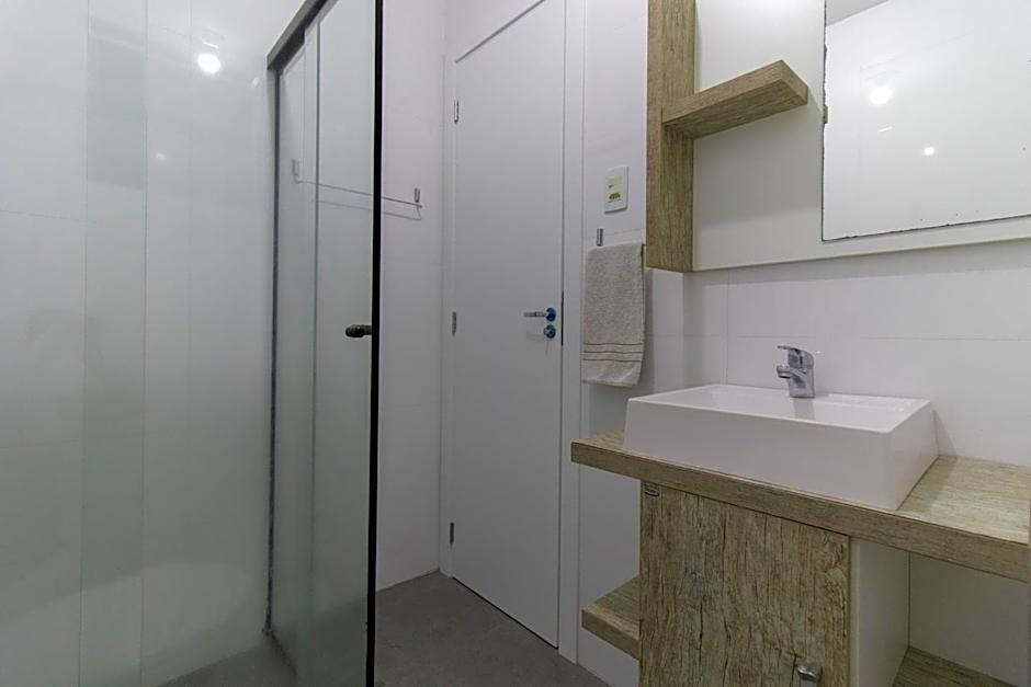 MTEY83 - 1 Dorm, Av. Brasil, Climatizado, Garagem