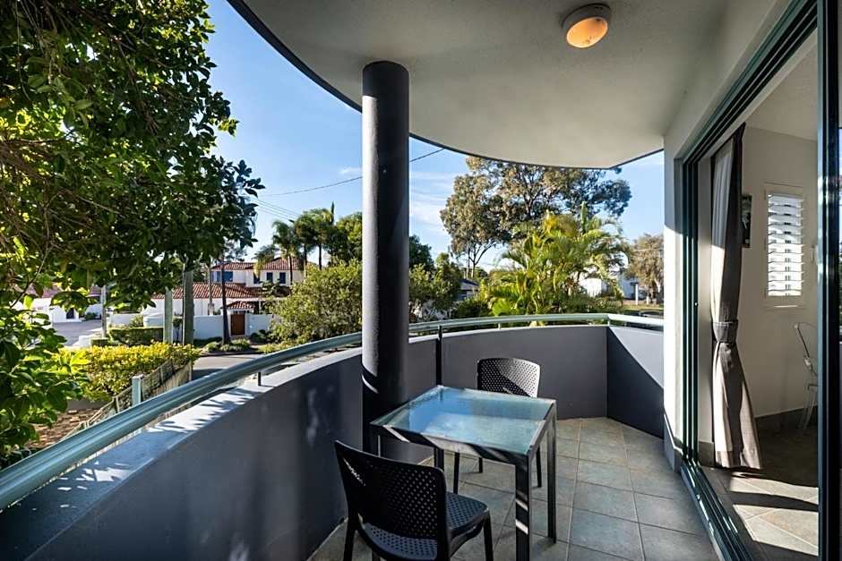 Noosa River Sandy Shores Hotel