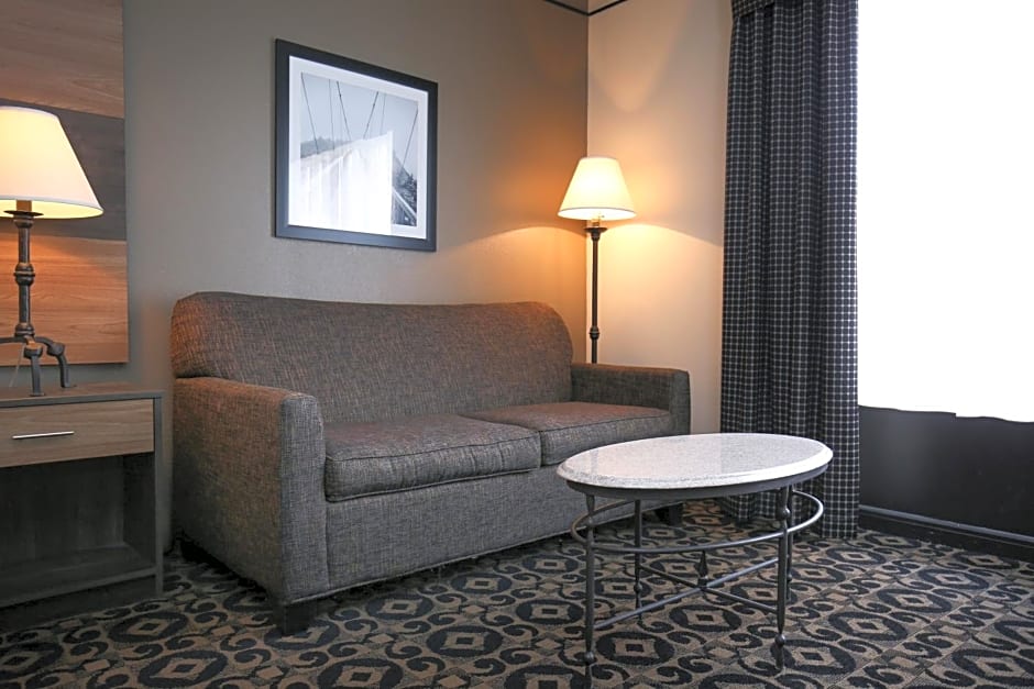 Quality Inn & Suites University