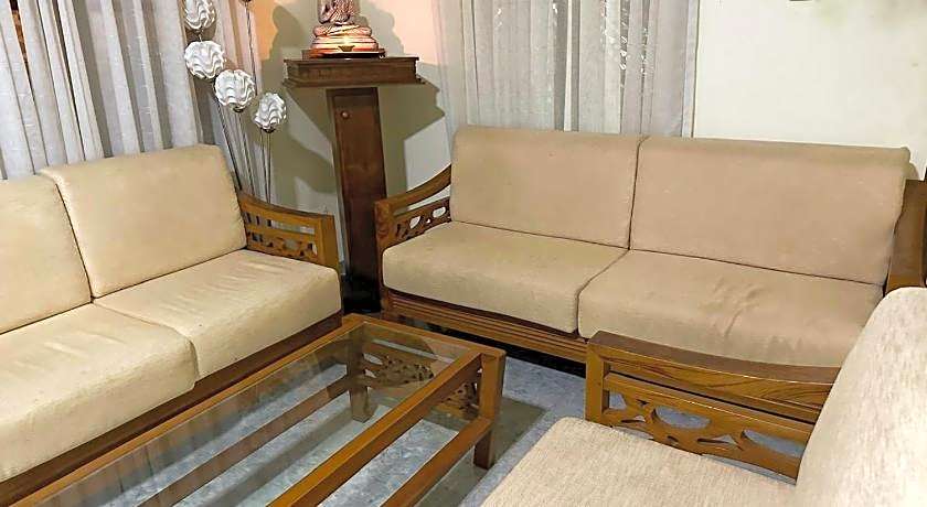 Lahiru Airport Villa