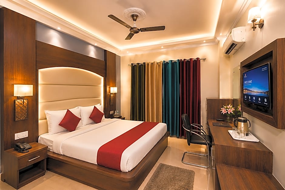 Photo 1 of 13 of Double Room