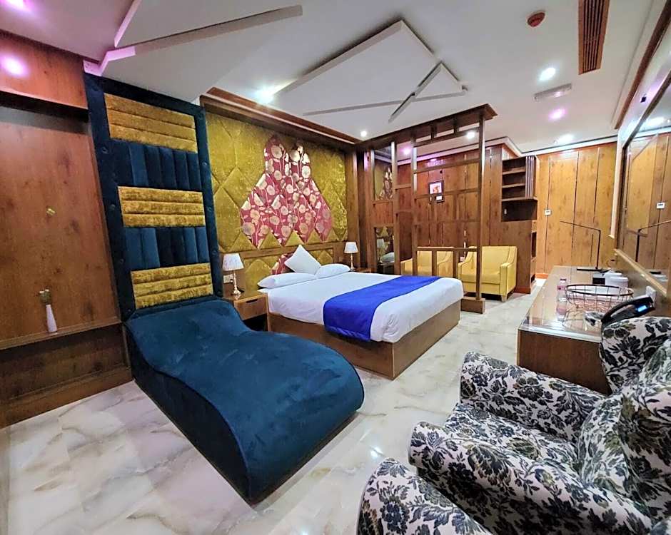 camphor hotel