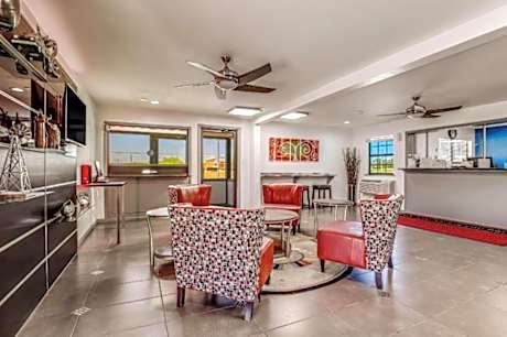 Econo Lodge Inn & Suites Enid South