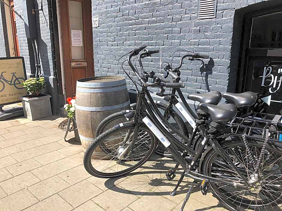 Nine-T-Teen Bed and Boutique