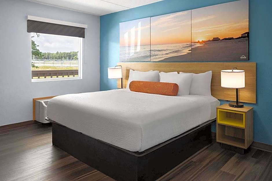 Days Inn by Wyndham Queensbury/Lake George