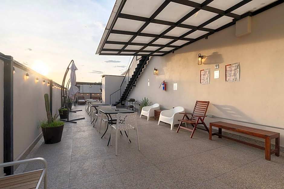 102 Centro 2Bdrm 2bath apt AC Rooftop