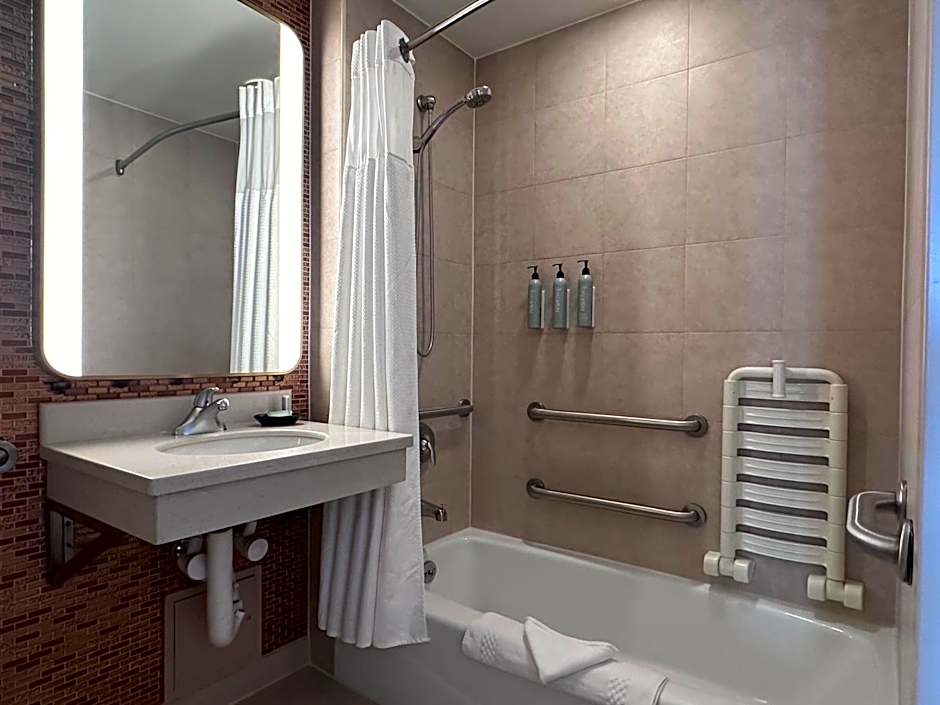 Courtyard by Marriott New York Manhattan/Soho