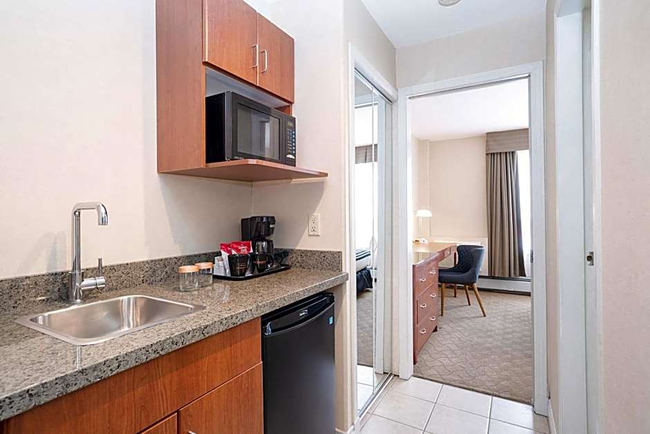 Sandman Hotel & Suites Calgary West