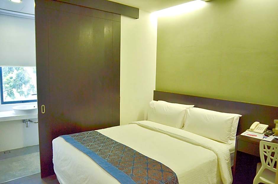 Vivo Hotel by StayZy