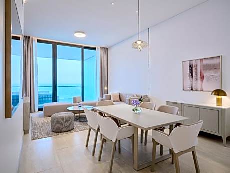 Shoreline Suite with Balcony and Seafront - Furnished