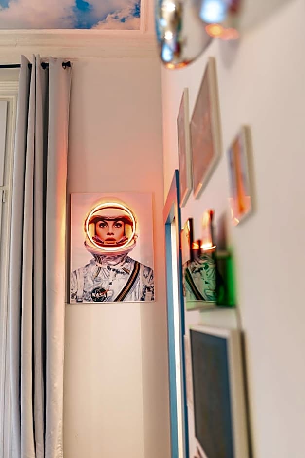 RetroPop Design Apartment , Designerzimmer für je 2 Personen, Top Lage, WIFI