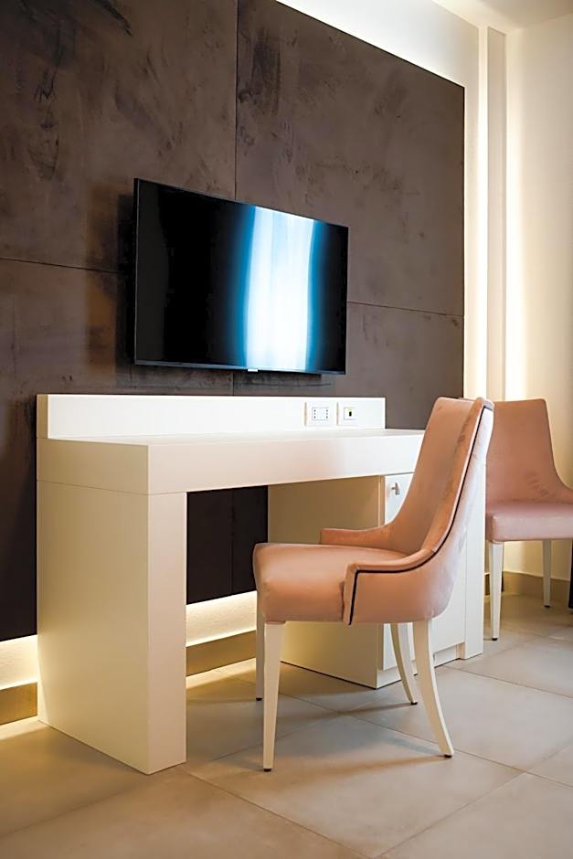 M2 Hotel