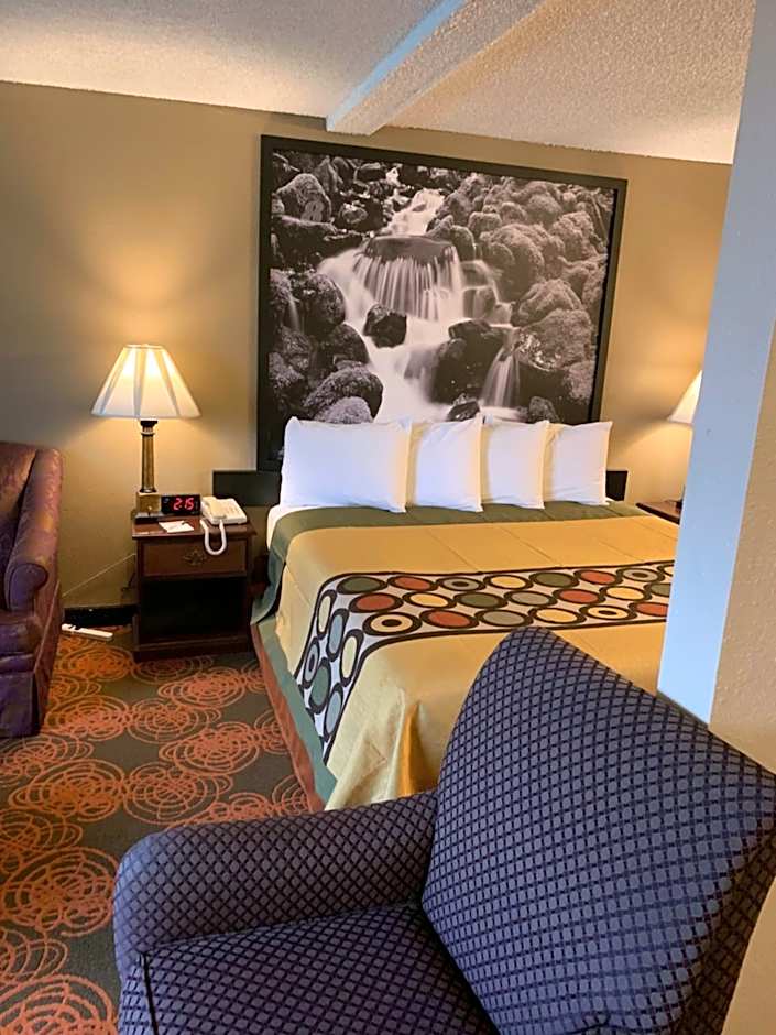 Super 8 by Wyndham SeaTac Airport
