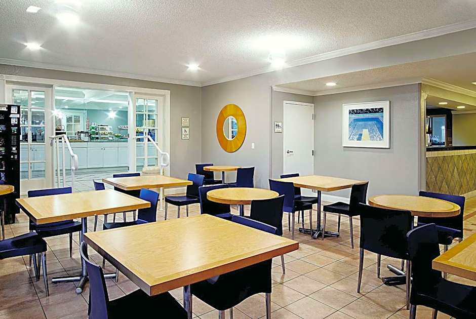 La Quinta Inn & Suites by Wyndham West Palm Beach - Florida Turn