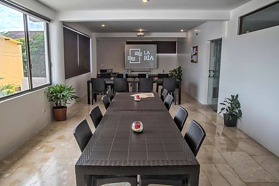 Hotel La Ría Playas