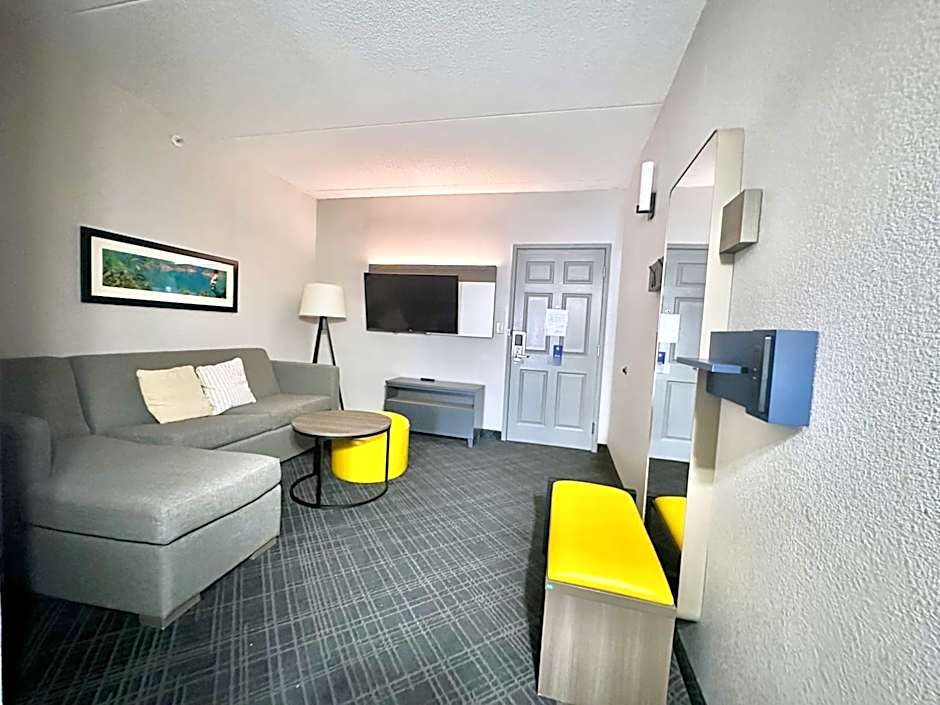 Comfort Inn & Suites Calhoun South