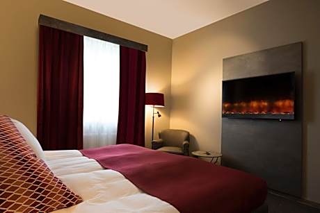 Deluxe Family Room (Excluding Spa)