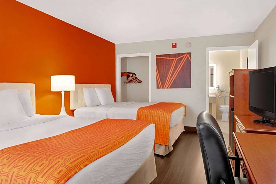 Howard Johnson by Wyndham Chattanooga Lookout Mountain I-24