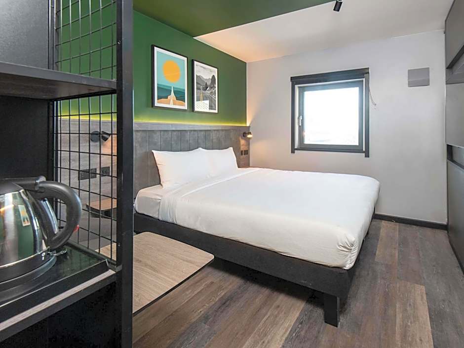 ibis London Gatwick Airport