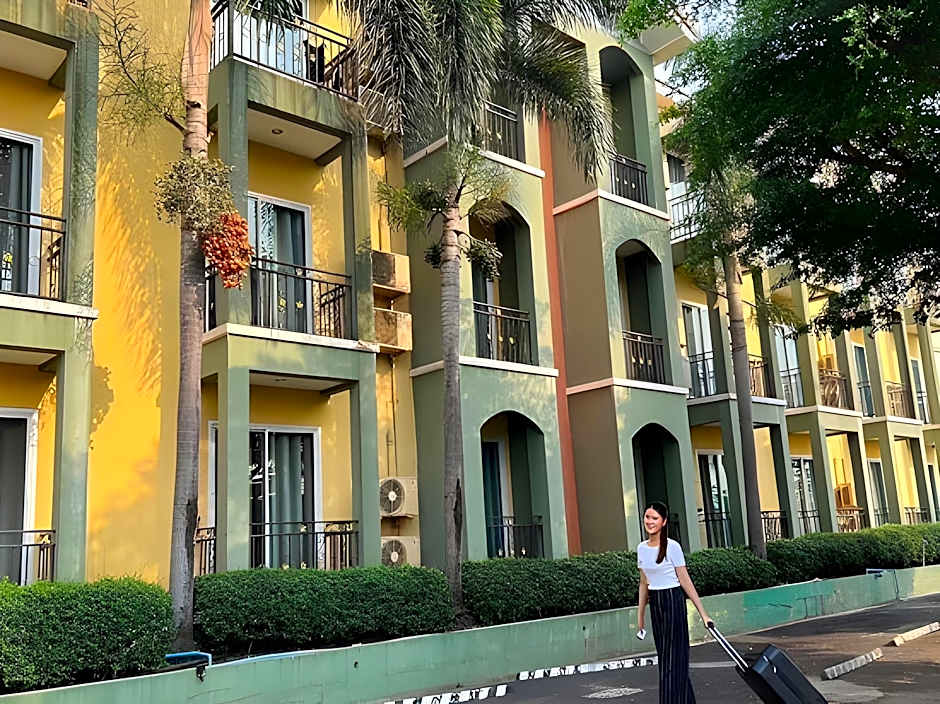 B2 Buriram Boutique and Budget Hotel