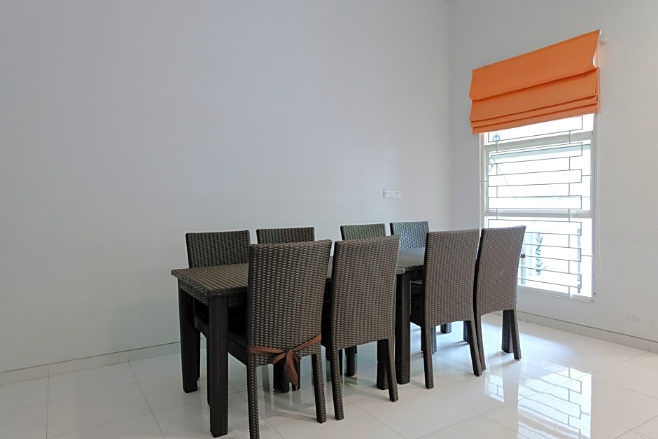 OYO 1023 Junggo Tentrem