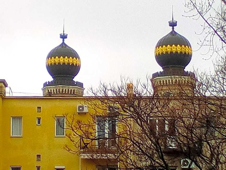 Bauhaus Astoria Hostel