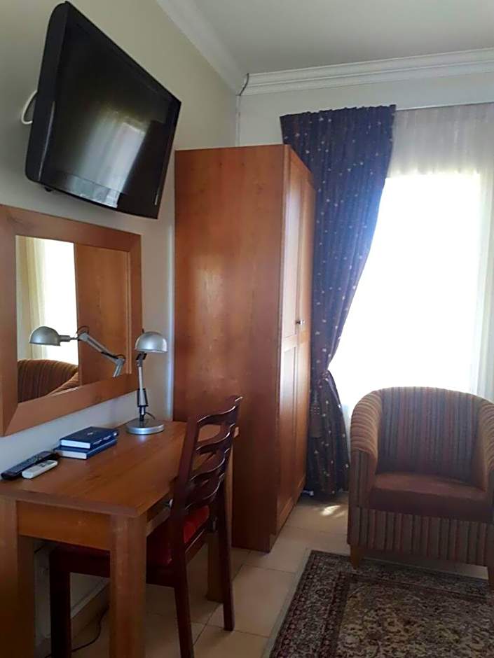 Hoyohoyo Chartwell Lodge