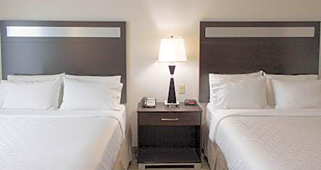 2 Queen Beds Standard Comm Access