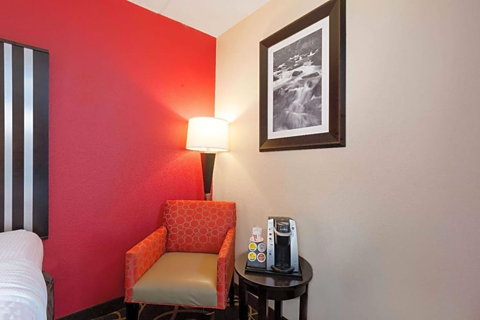 La Quinta Inn & Suites/New River Gorge National Park