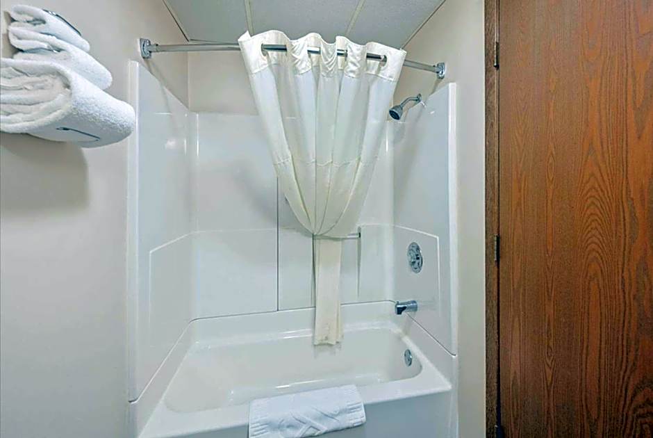 Super 8 by Wyndham Superior WI