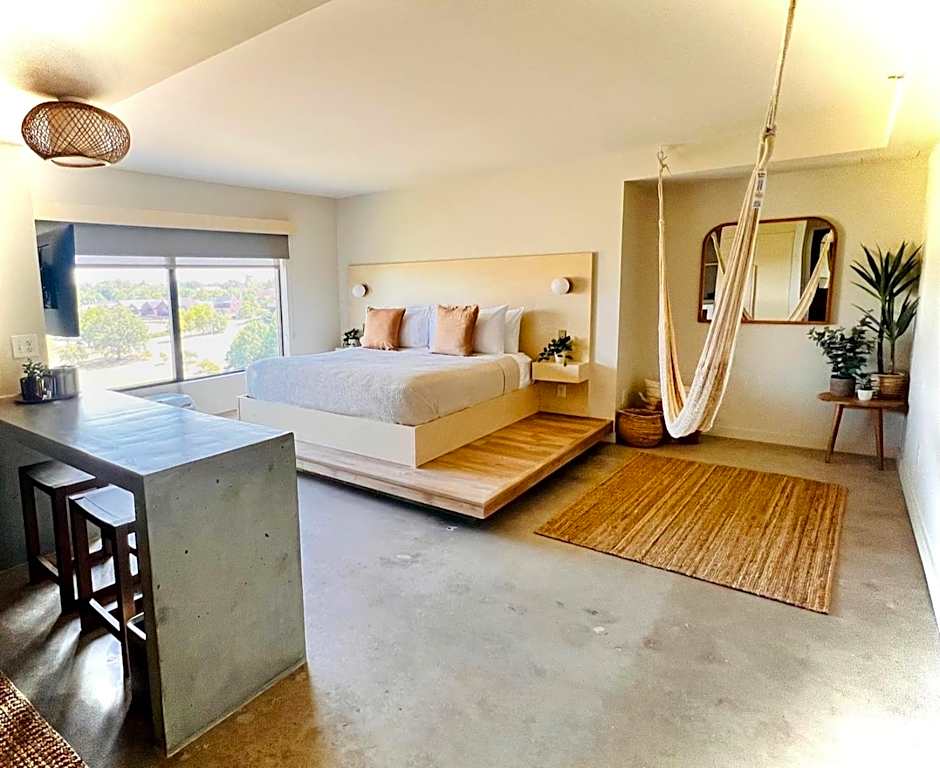 Brut Hotel