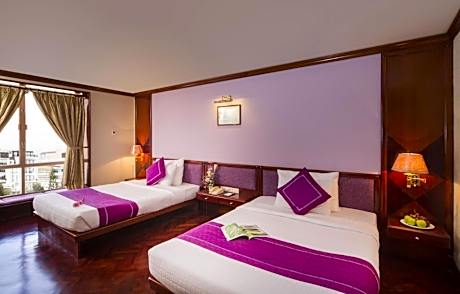 Deluxe Twin - Breakfast