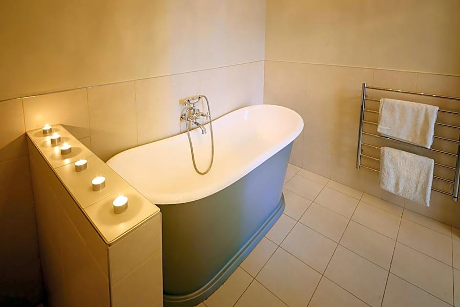 Escape to Picton Hotel