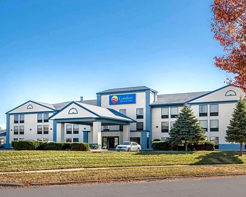 Comfort Inn & Suites Maumee