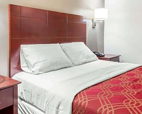 Econo Lodge South Ozone Park