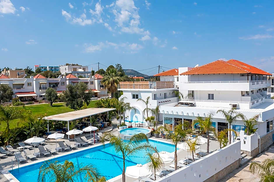 Tinas Plus Hotel